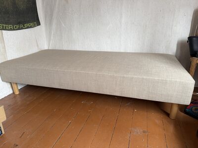 Kušett 90x200cm
