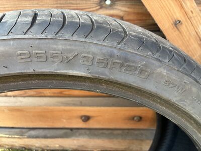 Летние шины 255/35R20