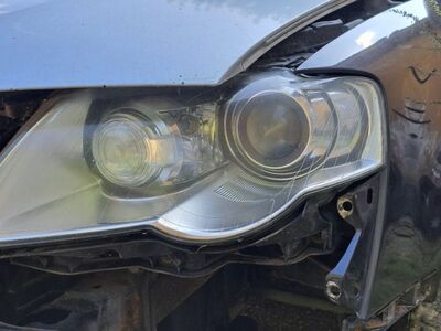 VW Passat B6 AFS/BI-xenon esituled