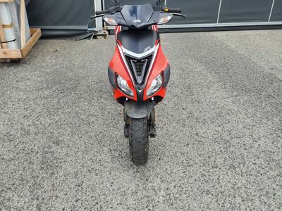 Roller Aprilia sr50r