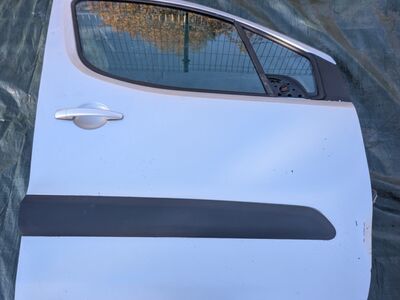 Berlingo/Partner esiuksed