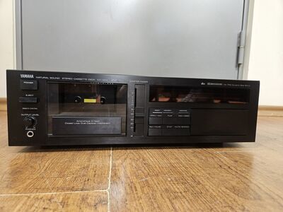 Yamaha KX-1200 high-end kassettdekk.