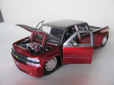 CHEVROLET SILVERADO  Pick-up DUALLY 1999.a. 1/24