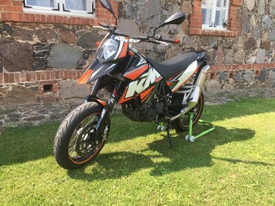 KTM SM 690 2008a