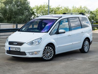 Ford Galaxy 7-Kohaline, Solar esiklaas