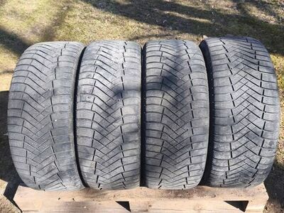 Pirelli lamellrehvid  rehvid M+S, 245/45 R19.