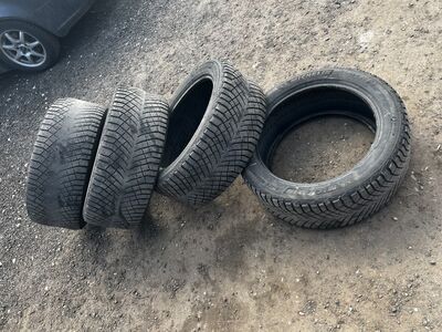 Michelin naastrehvid 275/45R20