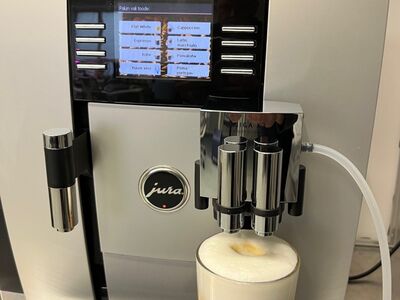 Täisautomaatne espressomasin Jura Giga X3