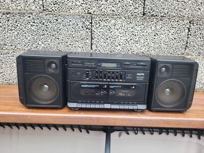 STEREO  SANYO