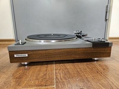 Pioneer PL-115D 2-Speed Belt-Drive Turntable