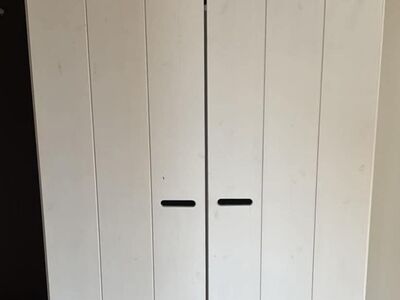 Kvaliteetne ja tugev riidekapp, vähe kasutatud!