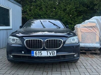 BMW 750Li xDrive F02 Long 2012 – VARUOSAD / LAMMUT