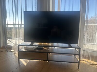 Televiisor + alus