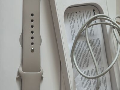 Apple Watch SE (Gen 2) 40mm Starlight