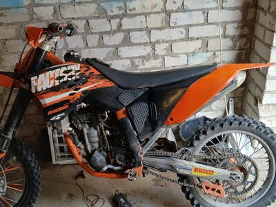 KTM SX-F 250CC (2010) lisa mootor ja 3 paari rehve