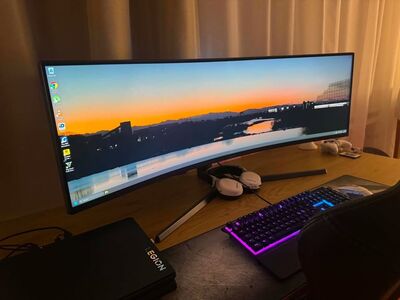 SAMSUNG 49" QLED 144Hz monitor