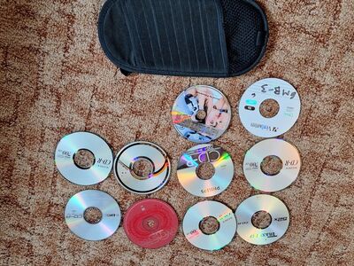CD-plaadid koos plaaditaskuga
