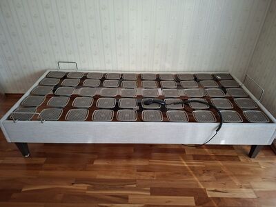 Voodi, puldiga reguleeritav