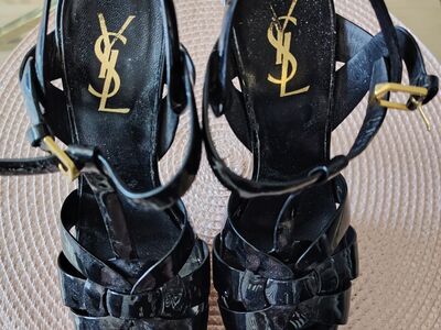 Yves Saint Laurent kontsakingad