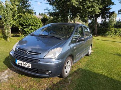 Citroën Xsara Picasso 1.6 80 kW + Zubrjonok haagis