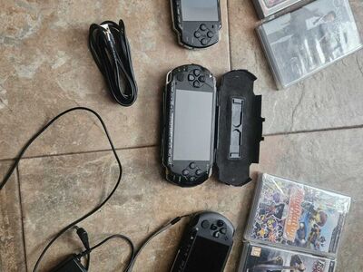 Nintendo Wii U 32GB + 3 Games