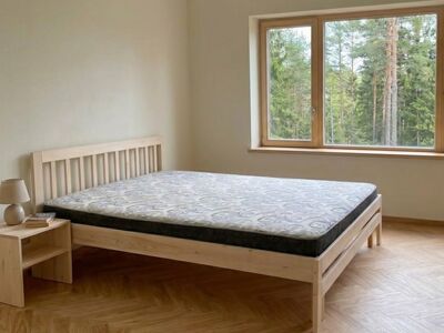 Täispuidust voodi madratsi ja kattemadratsiga 160