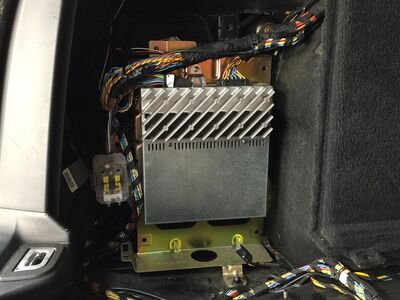BMW E39 HiFi võimendi