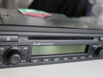 CD-магнитола Audi Concert