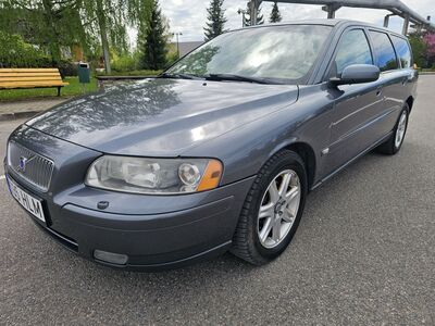 Volvo V70 2.4 D5 120kw manuaal, JÄRELMAKS!