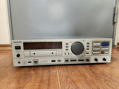 Panasonic SV-4100 Digital Audio Tape Recorder