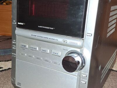 2000. aasta Panasonic muusikakeskus