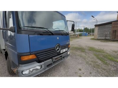 MERCEDES-BENZ 1017