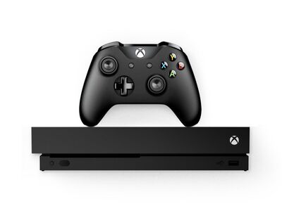 Microsoft Xbox One x + 1 mäng