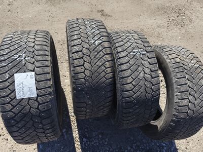215/60/R16 Continental naastrehvid 4tk