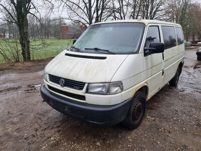 Volkswagen Transporter Caravelle