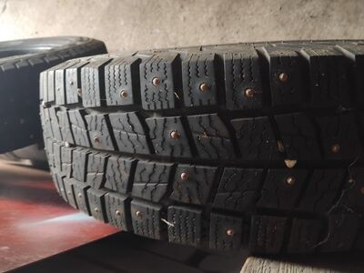 195/75/r16c Continental kaubiku naastrehvid