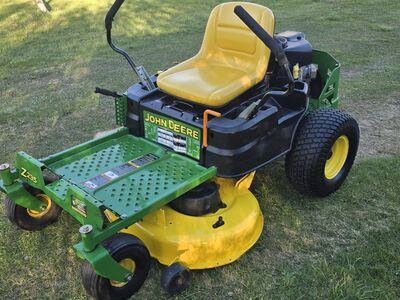 Murutraktor John Deere Z235