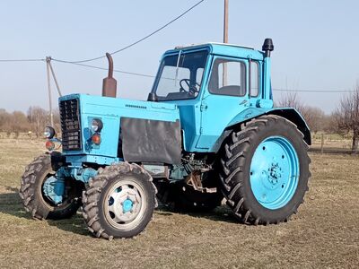 Traktor MTZ 82