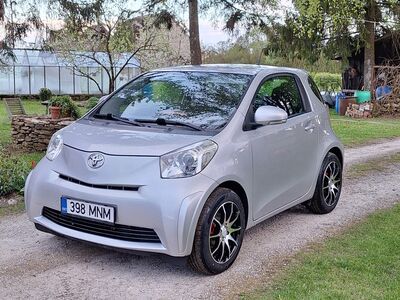 Toyota iq