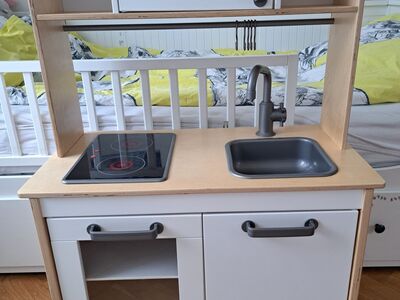 Ikea lasteköök + lisad