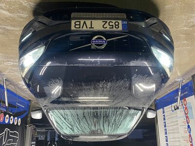 Volvo V60 Plug-in Hybrid R-Design 2.4 158 кВт AWD