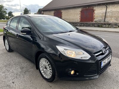 Ford Focus 1,6 77kw, KAASA NAASTREHVID!