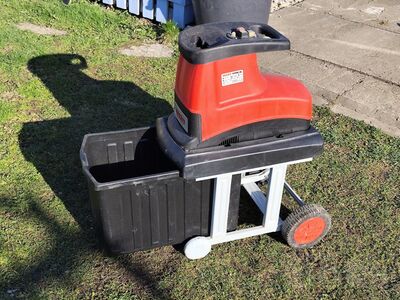 Müüa oksapurustaja võimsus 2800 W