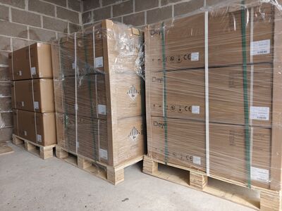Deye LiFePO4 SE-F16 akud, laos olemas