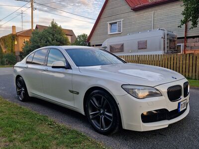 BMW 740 M-Pakett TwinTurbo 3.0 R6 240kW LS:160t km