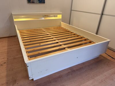 160*200cm madratsile voodiraam