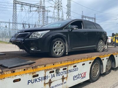 Avariiline Toyota Avensis T27 1.8b manuaal 2010a.