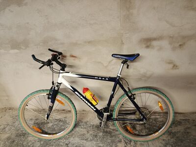 Schwinn Moab alumiiniumraamil maastikuratas