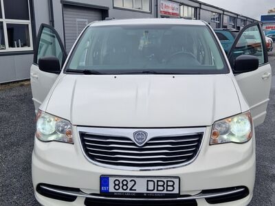 Lancia Voyager 2013
