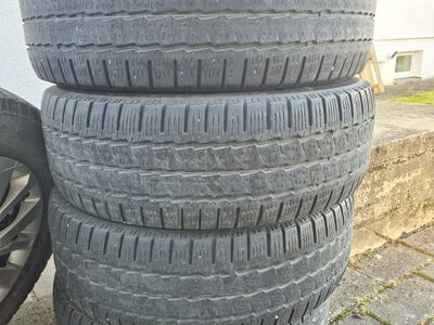 Maxxis suverehvid 215/60R17c